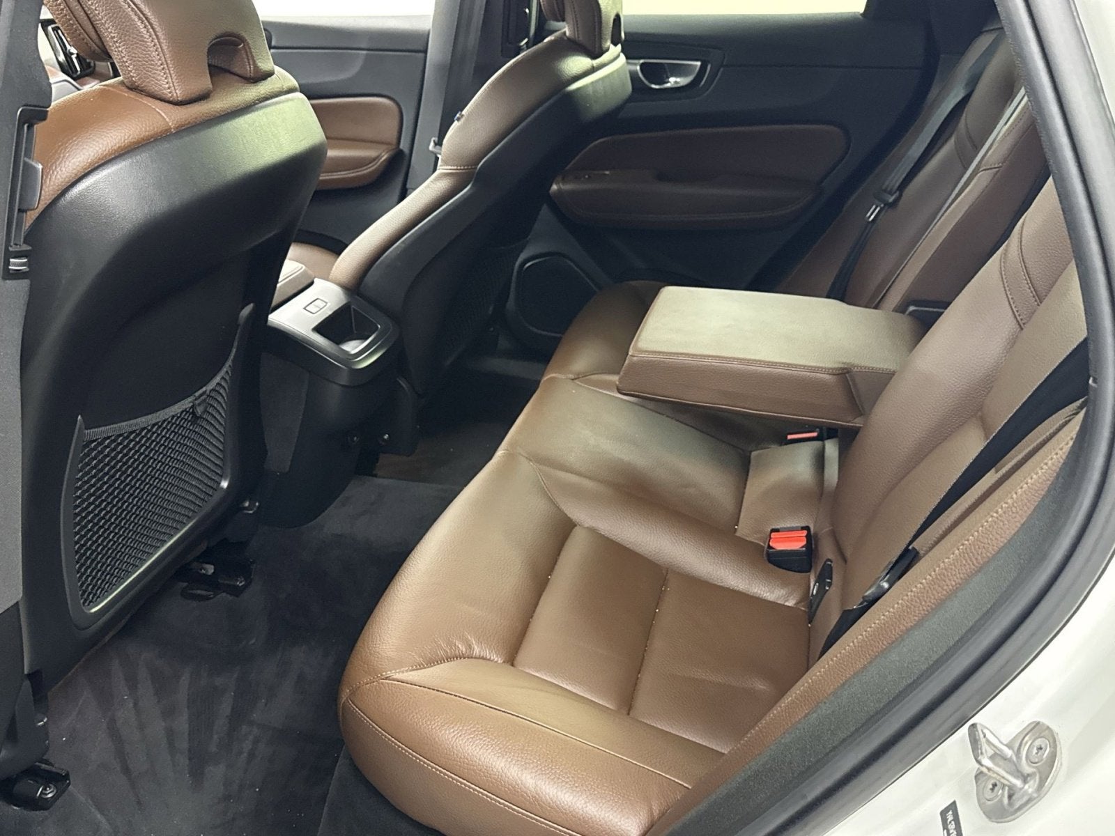 2023 Volvo XC60 B5 Plus Dark Theme