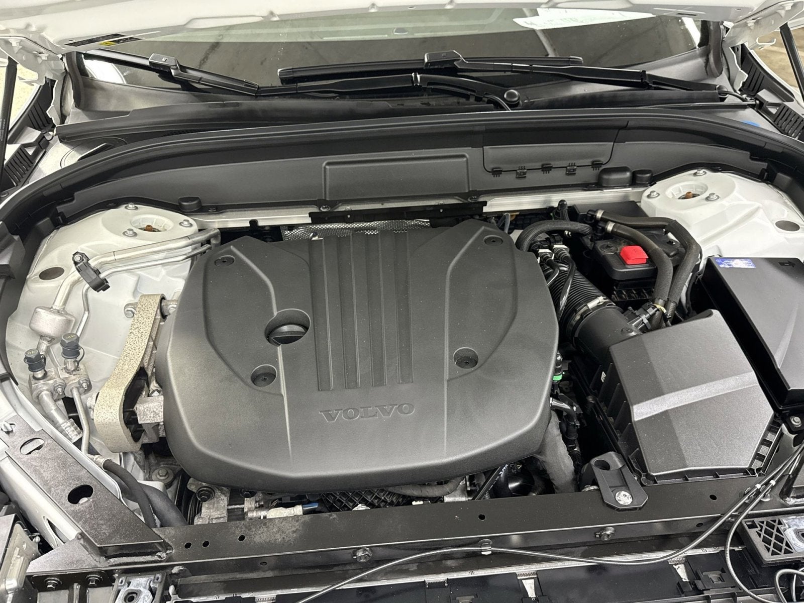 2023 Volvo XC60 B5 Plus Dark Theme