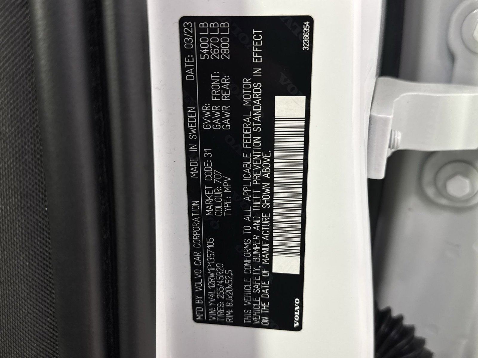 2023 Volvo XC60 B5 Plus Dark Theme