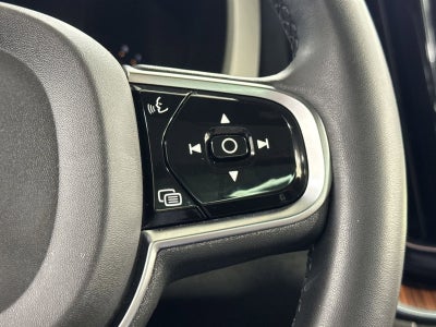 2023 Volvo XC60 B5 Plus Dark Theme