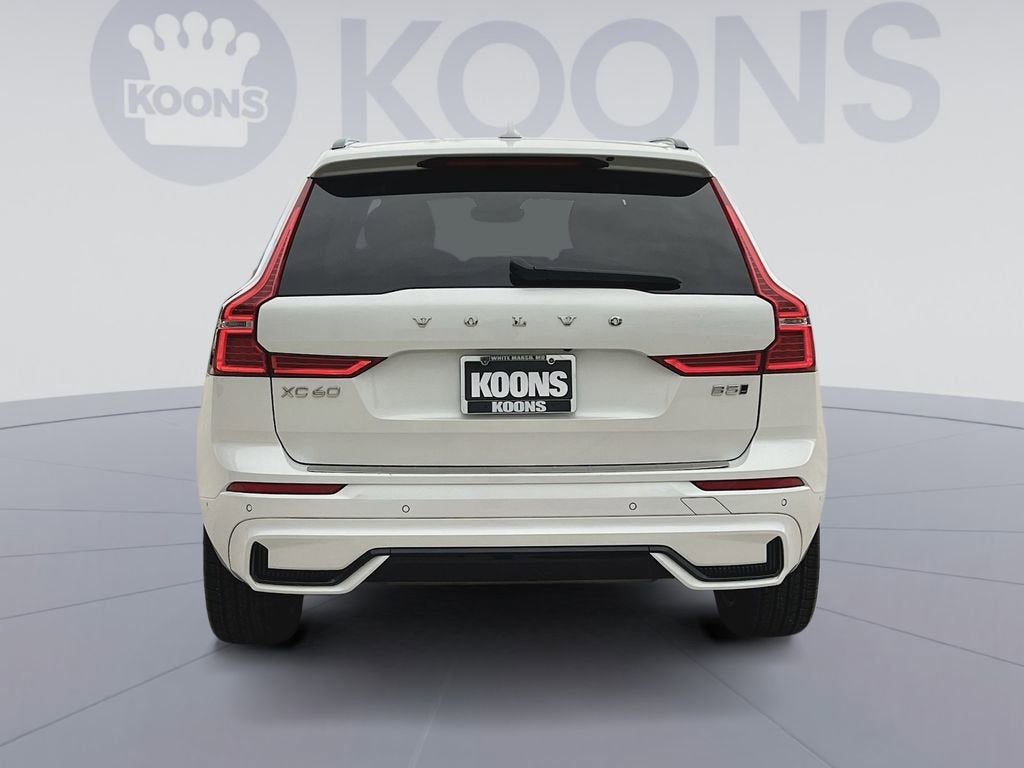 2023 Volvo XC60 B5 Plus Dark Theme