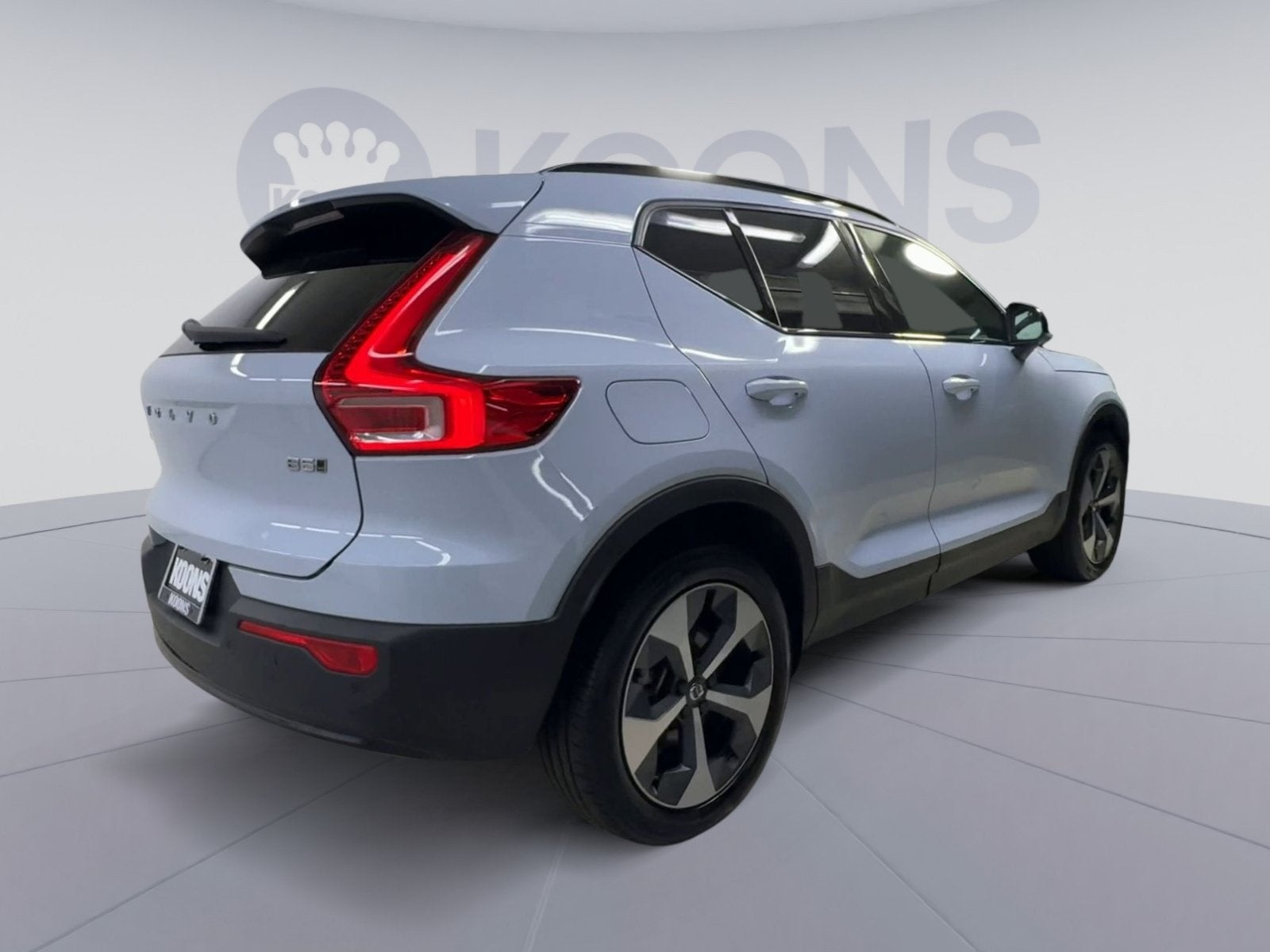 2025 Volvo XC40 B5 Plus Dark Theme