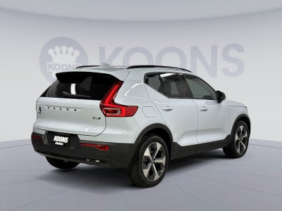 2025 Volvo XC40 B5 Plus Dark Theme