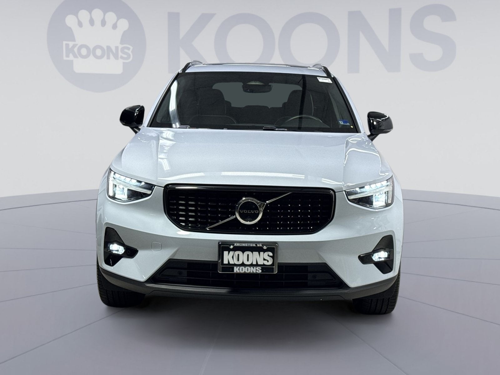 2025 Volvo XC40 B5 Plus Dark Theme