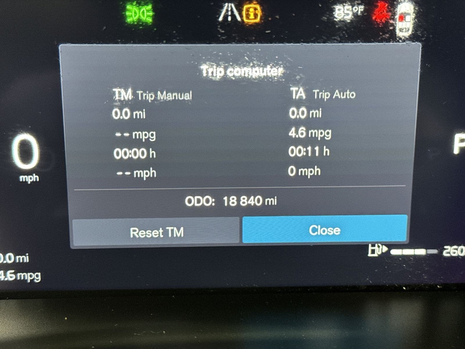 2025 Volvo XC40 B5 Plus Dark Theme