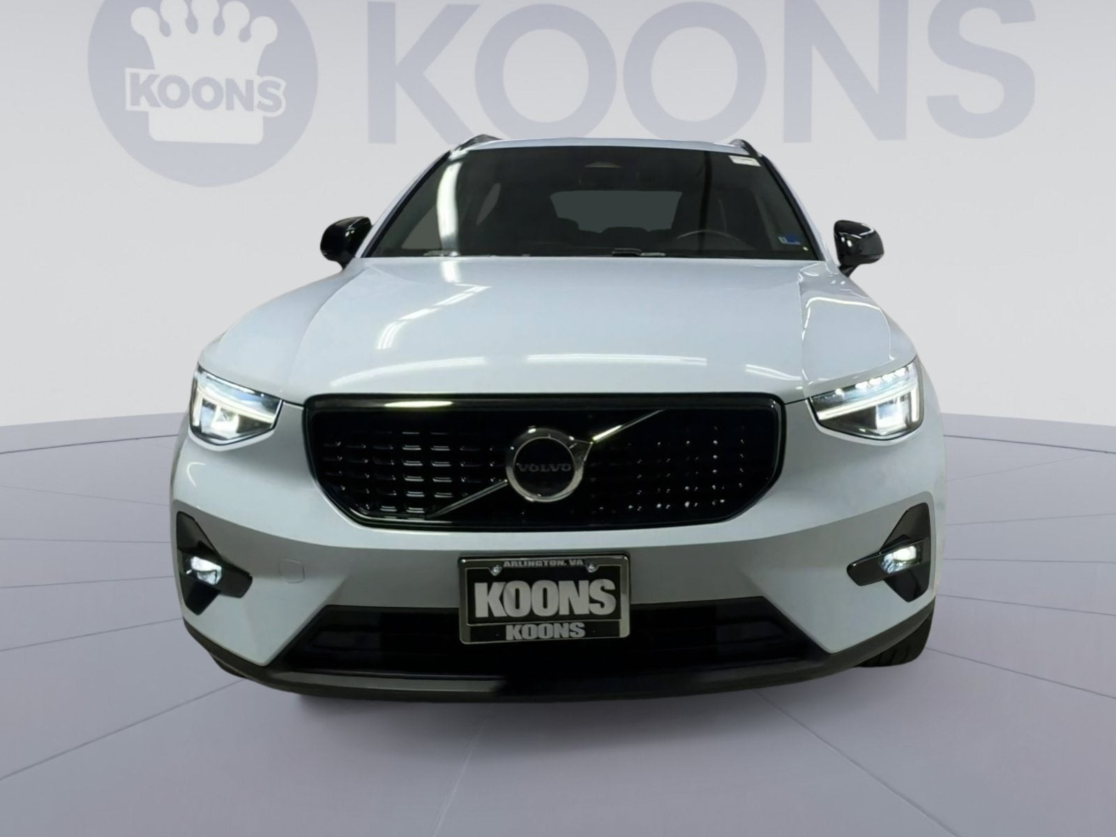 2025 Volvo XC40 B5 Plus Dark Theme