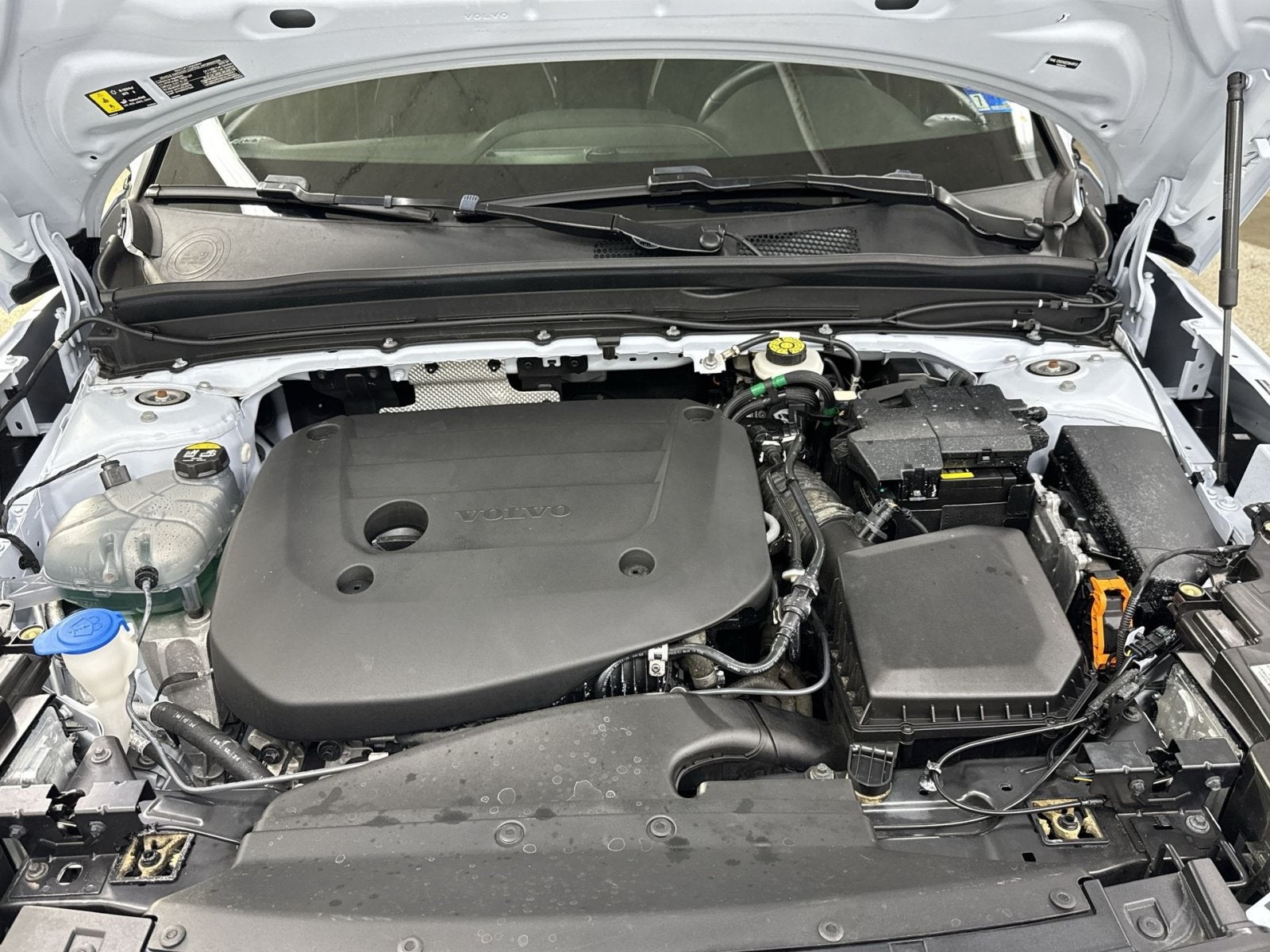 2025 Volvo XC40 B5 Plus Dark Theme