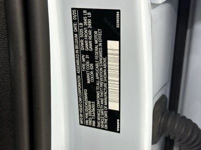2025 Volvo XC40 B5 Plus Dark Theme